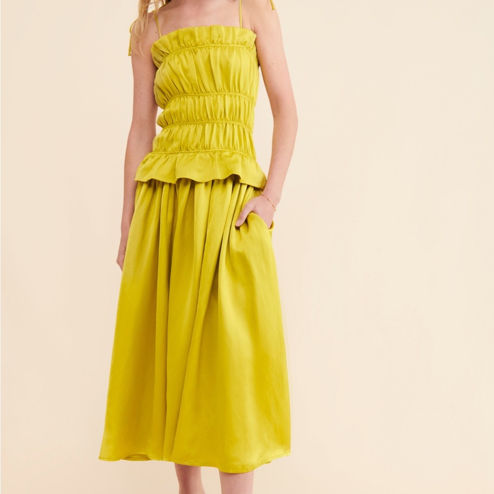 Elegant Yellow Midi Dress